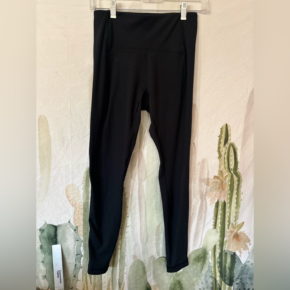 Women’s Ribbed Leggings with Side Pockets by Spyder 🌵Small